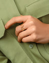 Ring Double Peak Steel Gold Plating - puesto en modelo