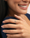 Bague Marguerite - puesto en modelo