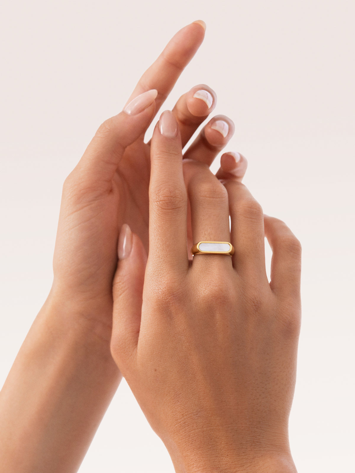 Anillo Proa Nácar Acero Baño Oro