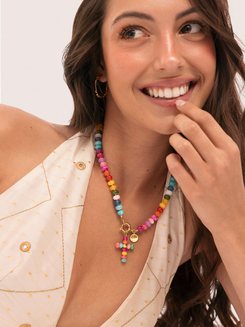 Charm Cruz Color Stones Acero Baño Oro