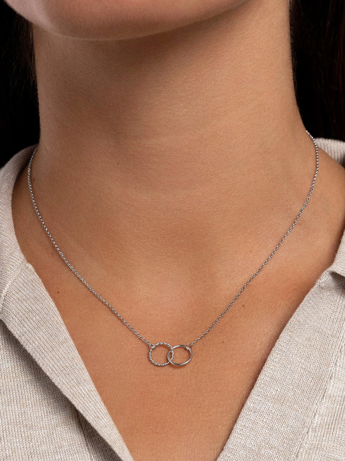 Collier Cercles Twist Acier - puesto en modelo