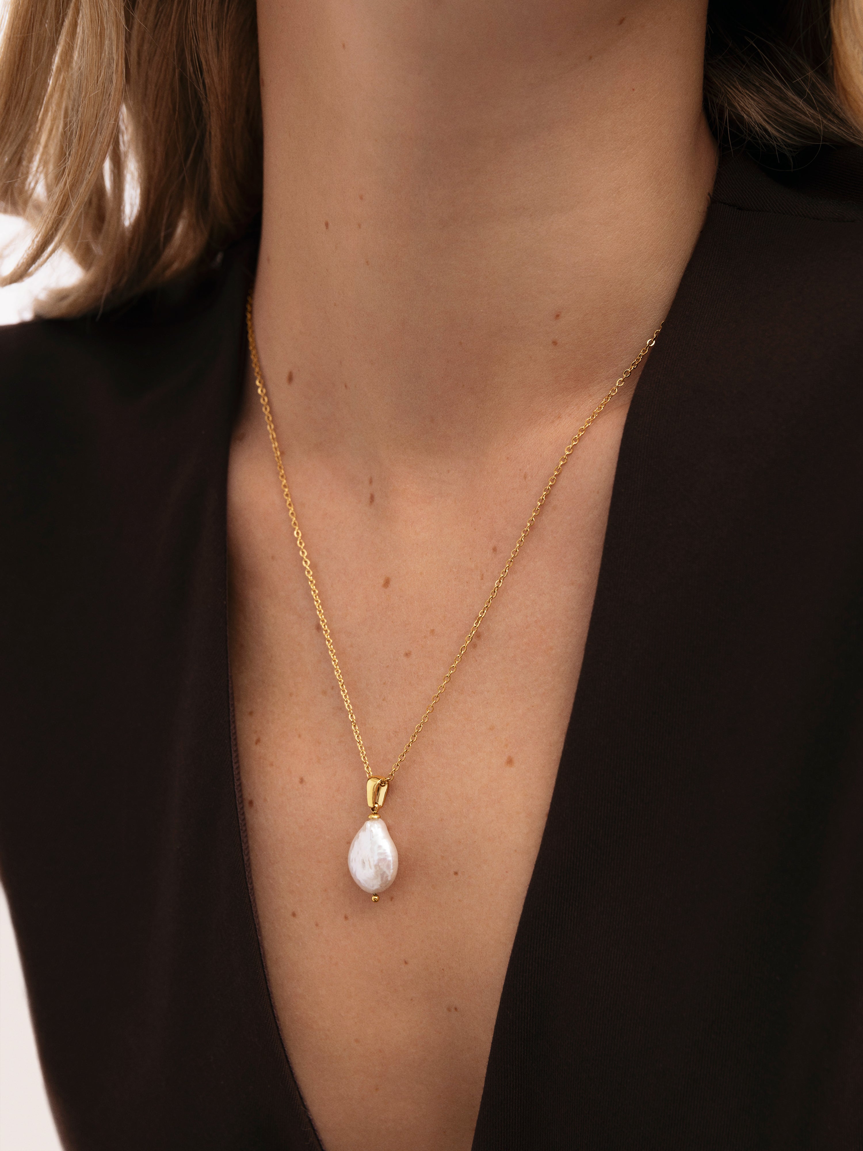 Gala Pearl Stainless Steel Gold Necklace