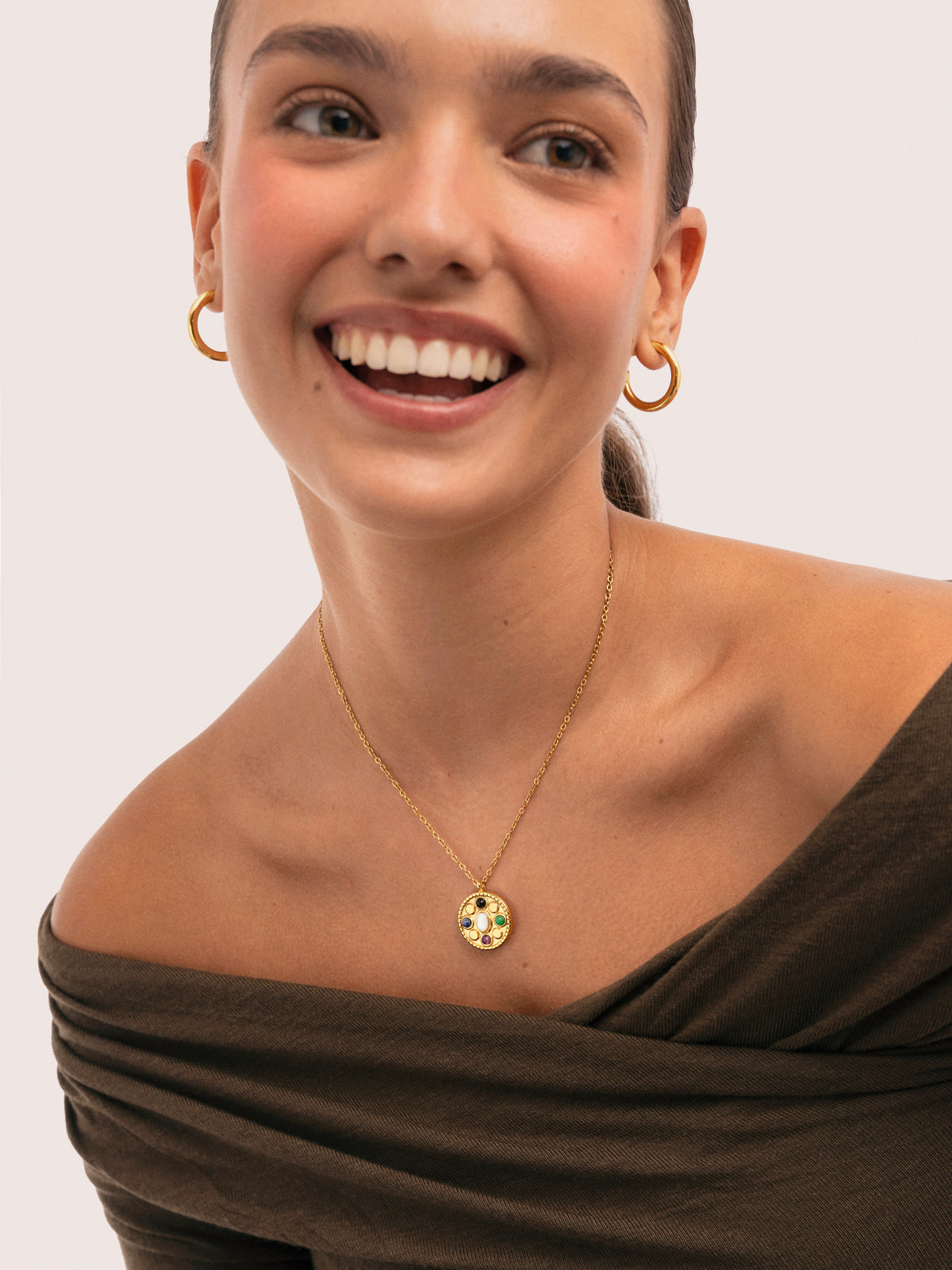 Collar Medallion Five Stones Mística Acero Baño Oro - vista 4