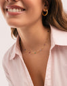 Collana Sophie Colors Acciaio Placcata Oro - puesto en modelo