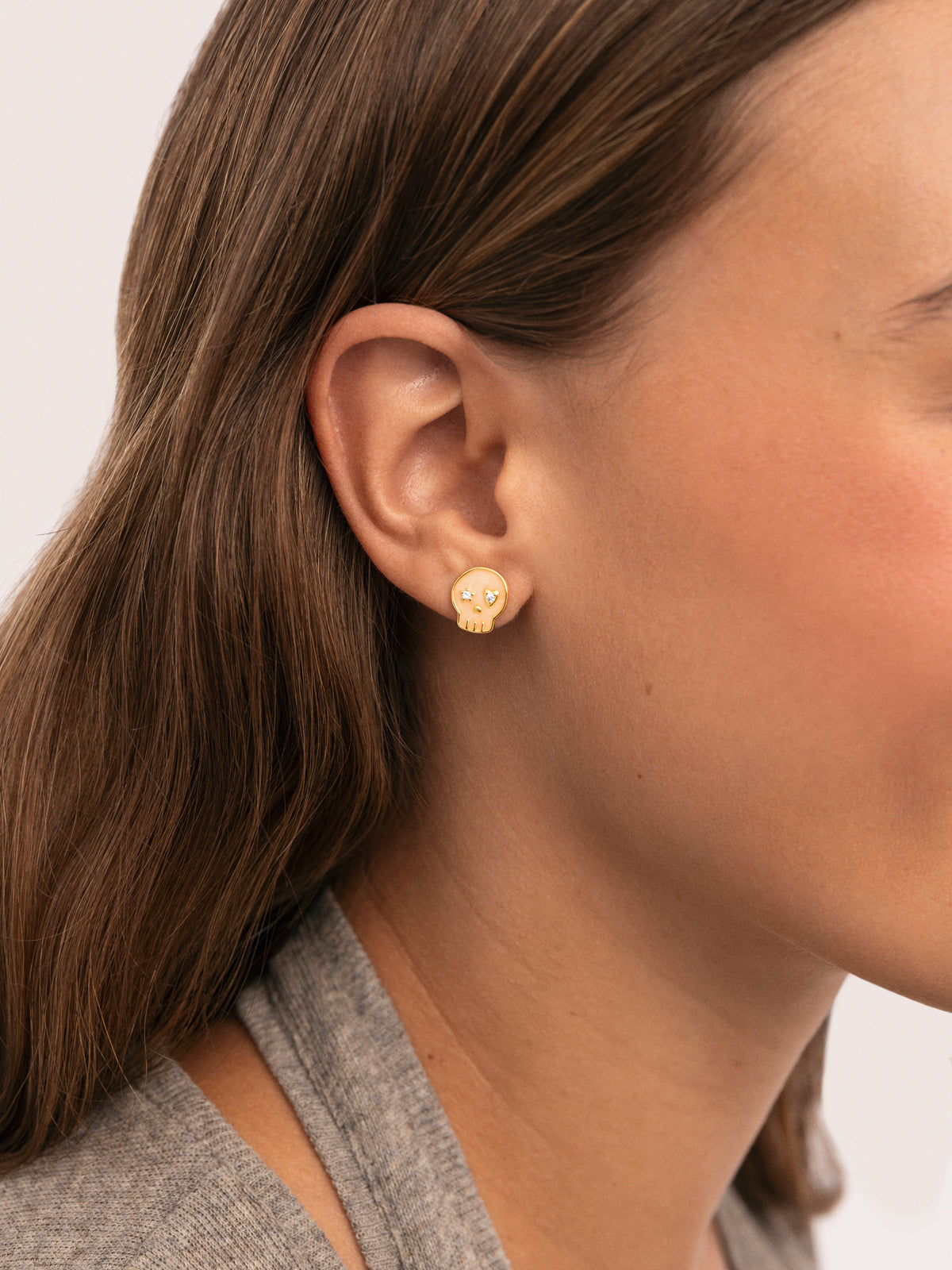 Orecchini Scheletro Enamel Spark Placcati in Oro - puesto en modelo