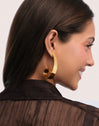 Pendientes Long Caracola Acero Baño Oro - puesto en modelo
