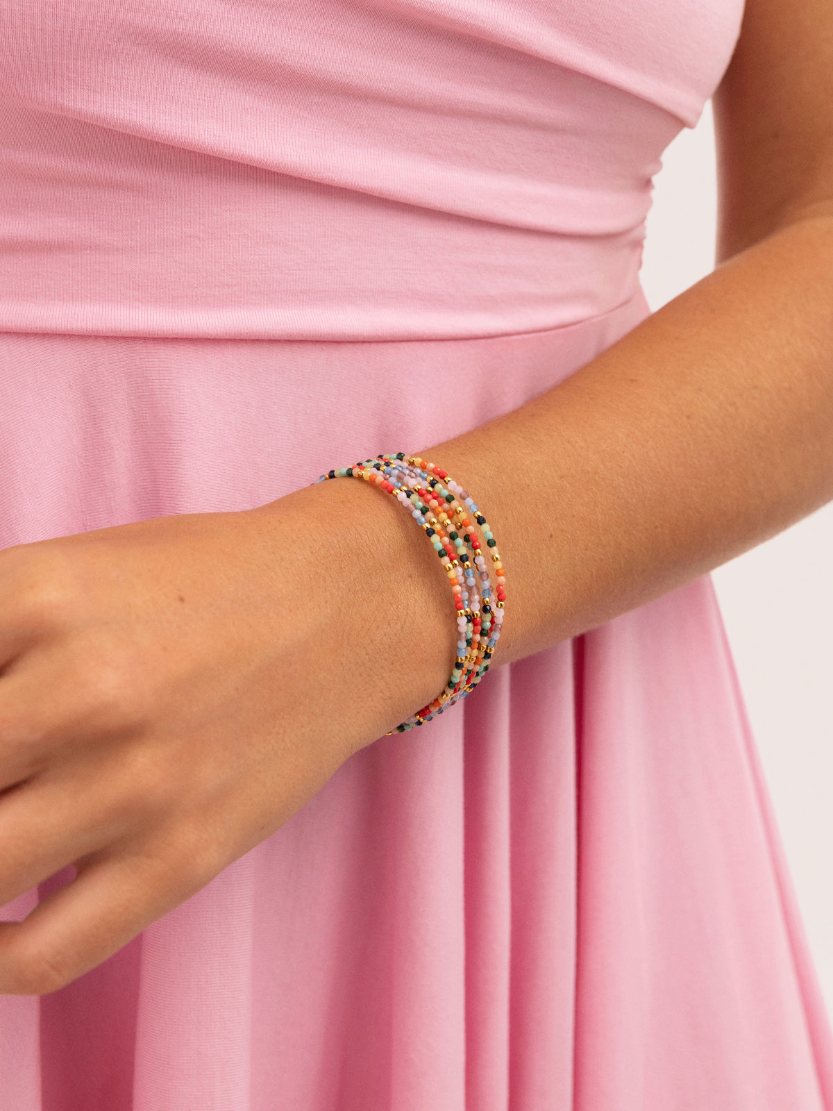 Bracciale Mawi Colors Acciaio Placcato Oro - puesto en modelo