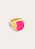 Anillo Signet Bean Neon Pink Enamel Baño Oro